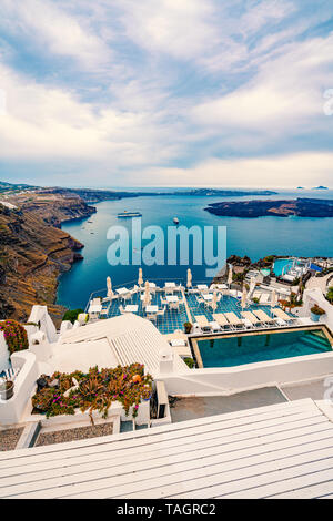 Isola di Santorini in Grecia, una delle più belle destinazioni di viaggio del mondo. Girato a Imerovigli Foto Stock