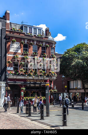 Il Crown & Anchor Pub esterno, Covent Garden, London, WC2H, Inghilterra, Regno Unito. Foto Stock