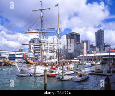 Auckland waterfront dal Museo Marittimo Nazionale, Quay Street, Auckland, Regione di Auckland, Nuova Zelanda Foto Stock