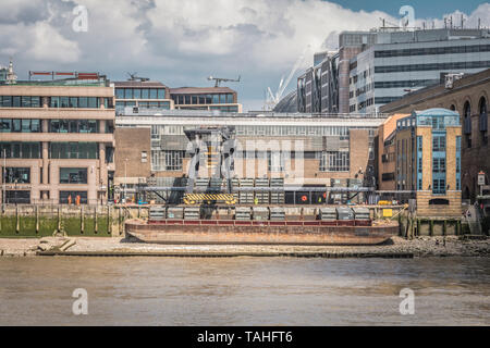 Walbrook Wharf rifiutare la stazione di trasferimento e la strada di Upper Thames Street, City of London, EC4, Regno Unito Foto Stock