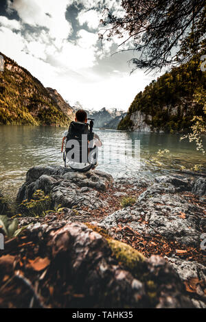 Alpino idillico lago koenigsee a Berchtesgaden, Baviera, Germania - Vista dal Malerwinkel Foto Stock