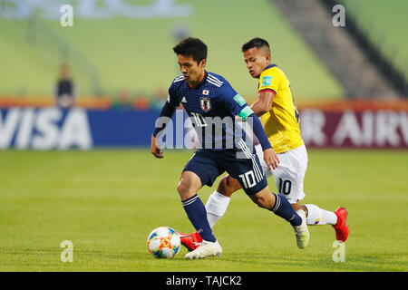 (L-R) Mitsuki Saito (JPN), Giordania Rezabala (ECU), 23 maggio 2019 - Calcio : FIFA U-20 Coppa del Mondo in Polonia 2019 Gruppo B match tra Giappone 1-1 Ecuador a Bydgoszcz Stadium di Bydgoszcz (Polonia). (Foto di Mutsu KAWAMORI/AFLO) Foto Stock