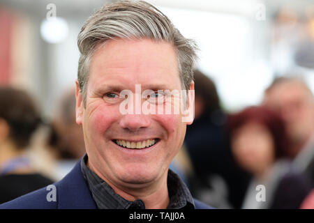 Festival di fieno, Hay on Wye, Powys, Wales, Regno Unito - Domenica 26 Maggio 2019 - Keir Starmer MP il partito laburista Brexit Shadow Segretario presso il Festival di fieno il giorno 4 di questo anni Hay Festival. Foto Steven Maggio / Alamy Live News Foto Stock