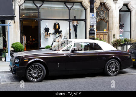 Rolls Royce parcheggiata fuori Paule ka in Mayfair London Foto Stock