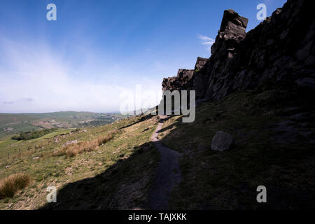 Una vista di Windgather rocce nel Parco Nazionale di Peak District Foto Stock
