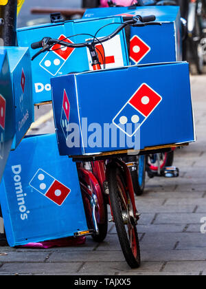 Domino's Pizza consegna biciclette Foto Stock