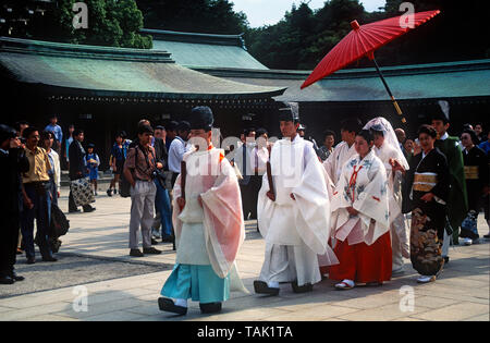 Matrimonio giapponese Processione Santuario Meiji, Tokyo, Giappone Foto Stock