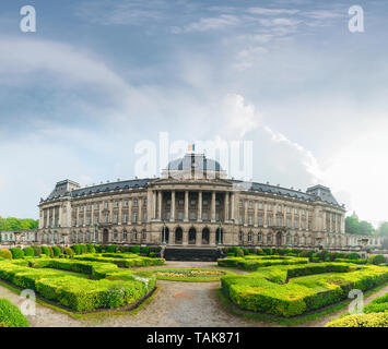 Il Palazzo Reale di Bruxelles in un bel giorno di estate Foto Stock