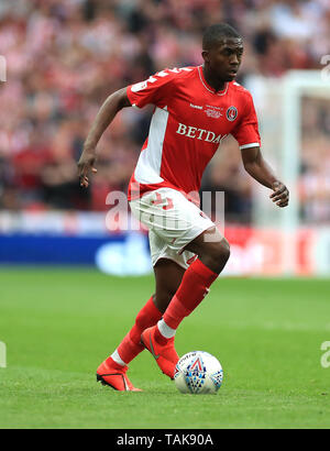 Charlton Athletic's Anfernee Dijksteel durante il Cielo lega Bet One Play-off finale allo stadio di Wembley, Londra. Foto Stock