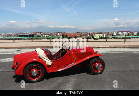 Fiat 508CS Balilla Coppa d'Oro auto sportiva sul tetto della pista di prova presso la ex fabbrica di automobili della Fiat Lingotto, Torino, Italia. Foto Stock