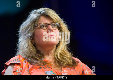 Naomi Wolf femminista americana autore accademico scrittore ed ex consulente politico di parlare sul palco al Festival di Fieno Hay-on-Wye Powys Wales UK Foto Stock