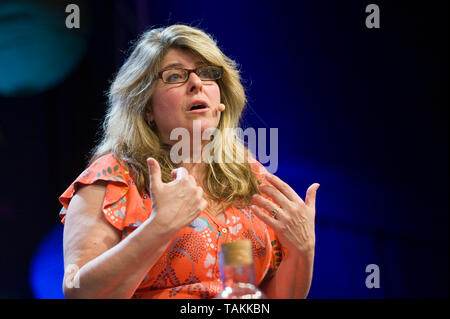 Naomi Wolf femminista americana autore accademico scrittore ed ex consulente politico di parlare sul palco al Festival di Fieno Hay-on-Wye Powys Wales UK Foto Stock