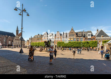 City Hall, caffetteria-ristorante Brinkmann e grand café Brinkmann in De Kroon ( La Corona ) sul Grote Markt, Haarlem, Olanda Settentrionale, Paesi Bassi. Foto Stock