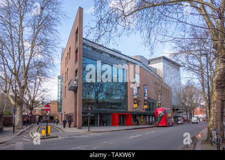 Il 14 marzo 2019. Islington, Londra: Sadler's Wells Theatre, performing arts venue, Rosebery Avenue, Clerkenwell, London, Regno Unito Foto Stock