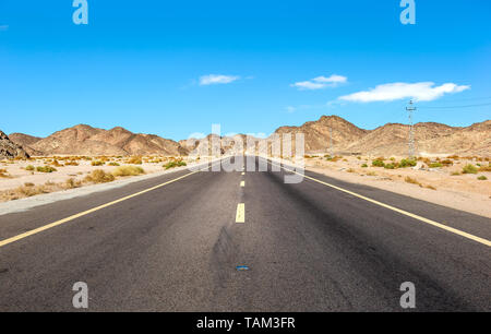 Viaggio attraverso le montagne del deserto di Egitto Foto Stock