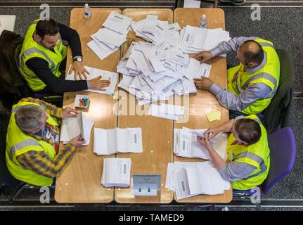 Edinburgh, Regno Unito. 26 Maggio, 2019. Il conteggio dei voti in seno al Parlamento europeo di elezione per la città di Edimburgo area di conteggio avviene a EICC Morrison Street, Edimburgo. Credito: ricca di Dyson/Alamy Live News Foto Stock