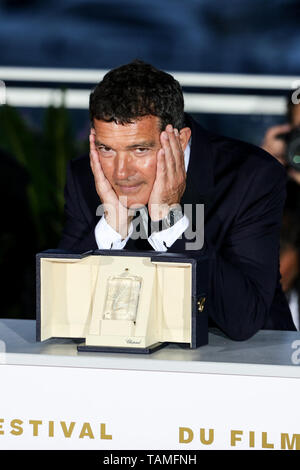 Cannes, Francia. 25 Maggio, 2019. Antonio Banderas sulla LES LAURÉATS DU 72E FESTIVAL DE CANNES Photocall durante il 2019 Festival di pellicola di Cannes il 25 maggio 2019 presso il Palais des Festivals in Cannes, Francia. ( Credito: Lyvans Boolaky/spazio di immagine/Media Punch)/Alamy Live News Foto Stock