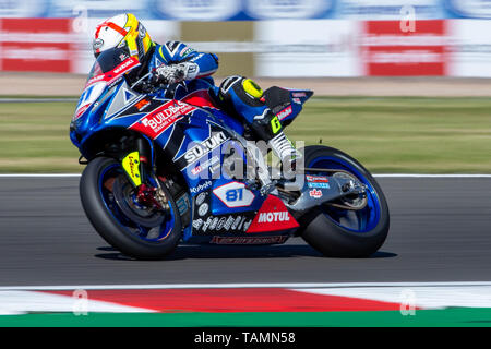 Castle Donington, Leicestershire, Regno Unito. 25 Maggio, 2019. Bennetts British Superbike; Luca Stapleford in sella alla sua Buildbase Suzuki Credito: Azione Sport Plus/Alamy Live News Foto Stock