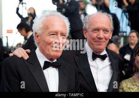 Jean-Pierre Dardenne e Luc Dardenne frequentando la chiusura di notte con la premiere del 'Speciali / Hors normes' premiere durante la 72a Cannes Film Festival presso il Palais des Festivals Maggio 25, 2019 a Cannes, Francia Foto Stock