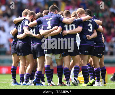 25 maggio 2019,Twickenham, Londra, Inghilterra; HSBC World Rugby Sevens serie; Scozia huddle Foto Stock