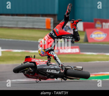 25 maggio 2019, Castle Donington, Leicestershire, Inghilterra; Bennetts British Superbike; Josh Brookes è lanciato dal suo essere più saggio Ducati Foto Stock