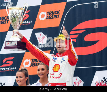 Winton, Victoria, Australia. 26 Maggio, 2019. La Vergine Australia Supercars Championship; Fabian Coulthard celebra il suo podio dopo il Winton SuperSprint Credito: Azione Sport Plus/Alamy Live News Foto Stock