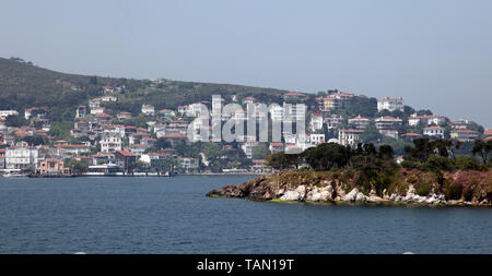 Isola Principe Buyukada costa nel Mar di Marmara, Istanbul, Turchia. Buyukada è la più grande isola di Istanbul. Foto Stock