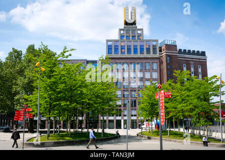 Video installazione opere di Adolf Winkelmann sulla sommità del Dortmund U-tower, un edificio della ex Unione Brauerei Brewery, futuro delle arti e il centro di cultura. Dortmund, Germania Foto Stock