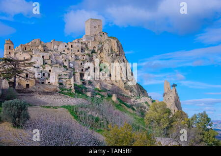 Craco, la città fantasma vicino a Matera, la città di pietre. Craco famoso nel mondo per essere usato nei film e pubblicità. Foto Stock