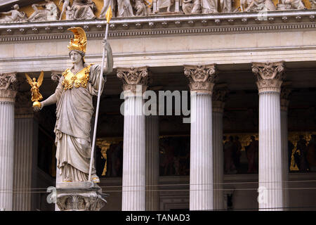 Pallade Atena statua parlamento austriaco Vienna Foto Stock