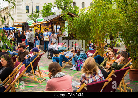 Monaco di Baviera, Germania- maggio 25,2019: persone ascoltare la musica durante il Monaco di Baviera Streetlife festival. Foto Stock