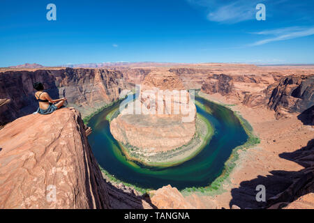 Curva a ferro di cavallo sul fiume Colorado vicino a pagina, Arizona, Stati Uniti d'America Foto Stock