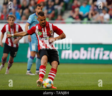 BUDAPEST, Ungheria - 25 Maggio: Filip Holender di Budapest Honved germogli penalità durante l'Ungherese Cup match finale tra Budapest Honved e MOL Vidi FC a Groupama Arena Maggio 25, 2019 a Budapest, Ungheria. Foto Stock