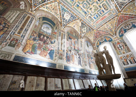 La Libreria Piccolomini all'interno del Duomo di Siena, Siena, in provincia di Siena, Toscana, Italia, Europa Foto Stock