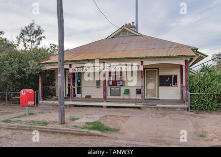 L'ufficio postale australiano nella città di Burren Junction, New South Wales, Australia, popolazione 276 (2016) è stato aperto il 16th maggio 1904 Foto Stock