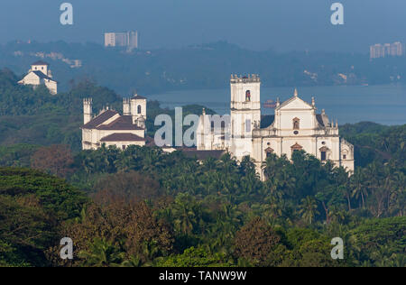 Chiesa di San Francesco di Assisi e Se Cathedral, Old Goa, India Foto Stock