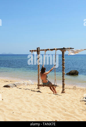 L'accogliente spiaggia a X i pirati camp su Sebayur Besar Island vicino a Labuan Bajo, Indoensia. Foto Stock