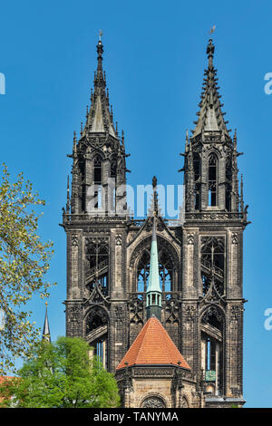 Le due torri della cattedrale di Meissen sono alto 81 metri, Meissen, in Sassonia, Germania, Europa Foto Stock