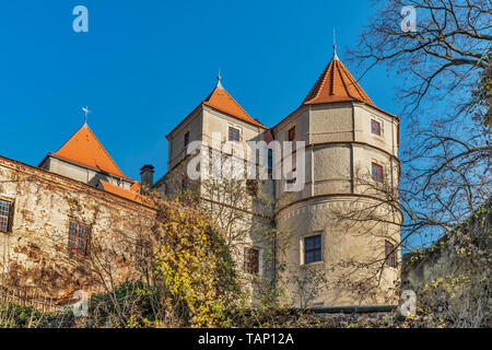 Scharfenberg castello fu costruito intorno al 1200 e ricostruito più volte, in Sassonia, Germania, Europa Foto Stock