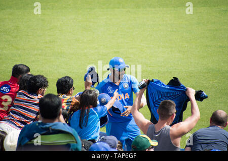 Indiano tifosi di cricket a ICC 2019 India vs NewZeland warm up corrisponda alla Kia ovale, Londra Foto Stock