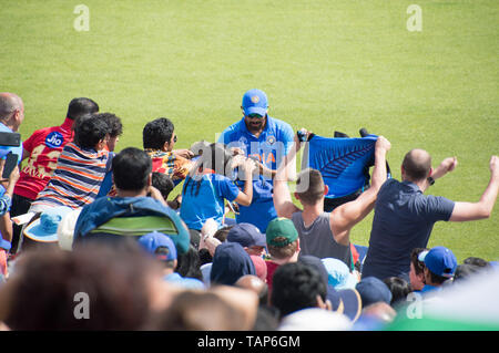 Indiano tifosi di cricket a ICC 2019 India vs NewZeland warm up corrisponda alla Kia ovale, Londra Foto Stock