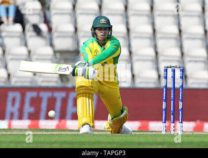 Australia Usman Khawaja ovatta in azione durante la ICC Cricket World Cup Warm up corrisponda all'Hampshire ciotola, Southampton. Foto Stock