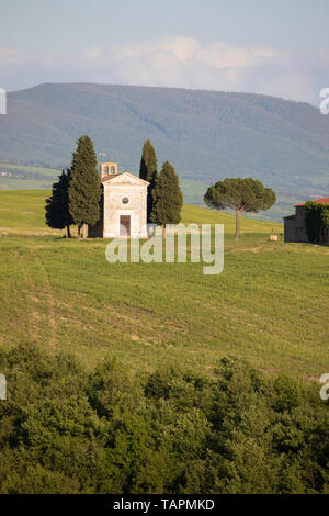 Cappella della Madonna di Vitaleta, nella cappella di San Quirico d'Orcia, in provincia di Siena, Toscana, Italia, Europa Foto Stock