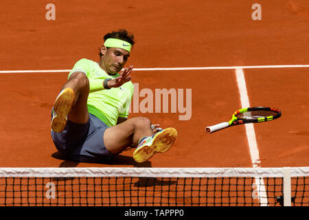 Parigi, Francia. 27 Maggio, 2019. Rafael Nadal dalla Spagna in azione durante il suo primo round in abbinamento al 2019 francesi aperti Grand Slam Tennis Tournament in Roland Garros di Parigi, Francia. Frank Molter/Alamy Live news Foto Stock