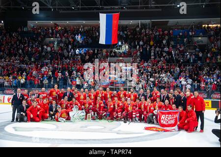 Bratislava, Slovacchia. 26 Maggio, 2019. Il team russo pone durante la cerimonia di premiazione dopo il 2019 IIHF Hockey su ghiaccio nel Campionato del Mondo la Slovacchia con la medaglia di bronzo gioco tra la Russia e la Repubblica ceca a Ondrej Nepela Arena di Bratislava, Slovacchia, il 26 maggio 2019. La Russia ha vinto 3-2 dopo la sparatoria. Credito: Pawel Andrachiewicz/Xinhua/Alamy Live News Foto Stock
