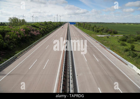 12 maggio 2019, Sassonia-Anhalt, Thurland: vista quasi vuota autostrada A9 in direzione di Monaco di Baviera. Foto: Jan Woitas/dpa-Zentralbild/dpa Foto Stock