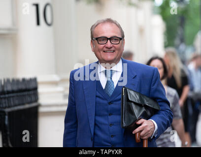 Londra, Regno Unito. 27 Maggio, 2019. Di recente nominato deputato europeo, John Longworth. Nigel Farage sedie il partito Brexit post-conferenza elettorale. Il partito Brexit ha fatto molto bene nelle elezioni europee il polling 32%della votazione con 28 membri siano eletti come deputati. Credito: Tommy Londra/Alamy Live News Foto Stock