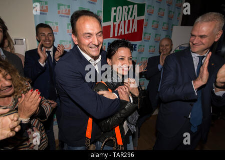 Torino Piemonte, Italia. 27 Maggio, 2019. Torino, Italy-May 27, 2019 elezioni della Regione Piemonte: Alberto Cirio incoming presidente della Regione Piemonte Credito: Stefano Guidi/ZUMA filo/Alamy Live News Foto Stock