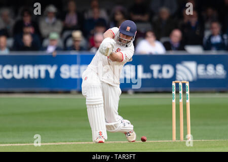 Chelmsford, Regno Unito. 27 Maggio, 2019. Nick Browne di Essex Cricket Club durante la contea Specsavers gara di campionato tra Essex vs Kent al Cloudfm County Ground Lunedì, 27 maggio 2019 a Chelmsford in Inghilterra. (Solo uso editoriale, è richiesta una licenza per uso commerciale. Nessun uso in scommesse, giochi o un singolo giocatore/club/league pubblicazioni.) Credito: Taka G Wu/Alamy Live News Foto Stock