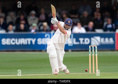 Chelmsford, Regno Unito. 27 Maggio, 2019. Nick Browne di Essex Cricket Club durante la contea Specsavers gara di campionato tra Essex vs Kent al Cloudfm County Ground Lunedì, 27 maggio 2019 a Chelmsford in Inghilterra. (Solo uso editoriale, è richiesta una licenza per uso commerciale. Nessun uso in scommesse, giochi o un singolo giocatore/club/league pubblicazioni.) Credito: Taka G Wu/Alamy Live News Foto Stock